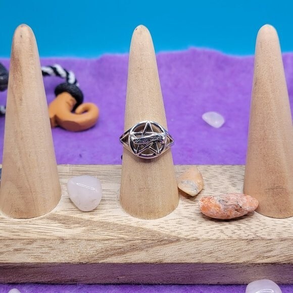Pentacle Witch Diva Sterling Silver Ring, Sizes 5, 7 and 8 - Picture 4 of 6